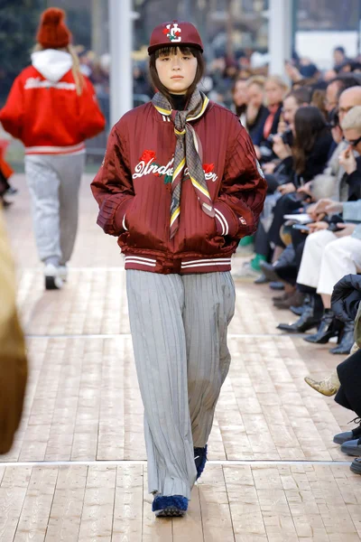 Look 32